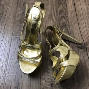 CATHY Gold Platform Heels
